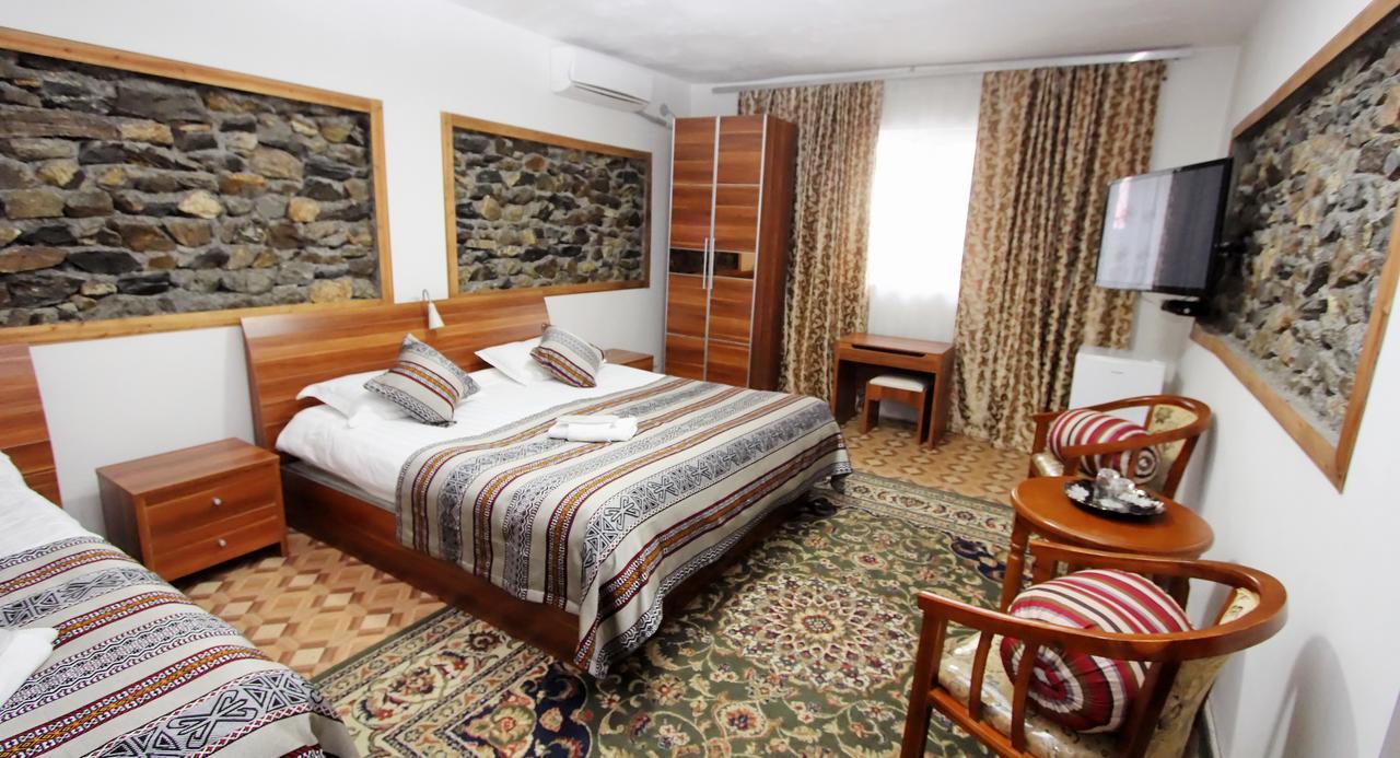 Lal Hotel Khorog 외부 사진