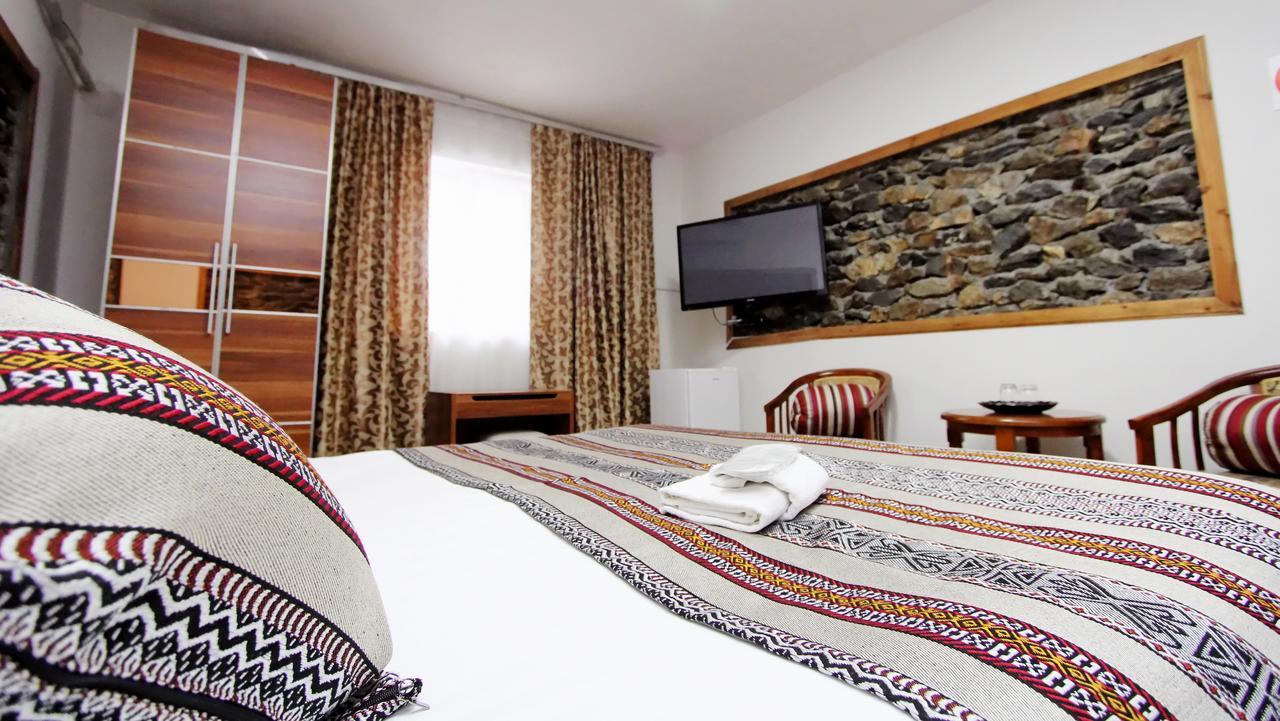 Lal Hotel Khorog 외부 사진