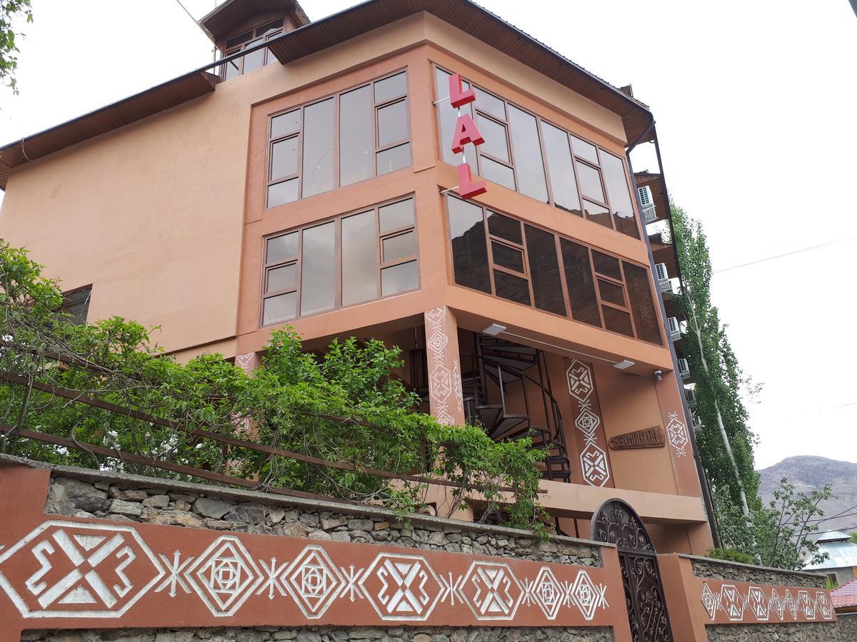 Lal Hotel Khorog 외부 사진